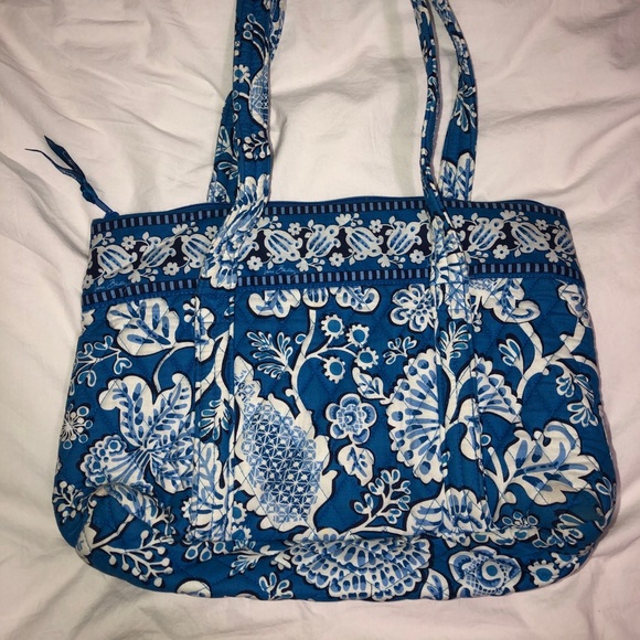 Vera Bradley Classic Tote - Picture 1 of 4